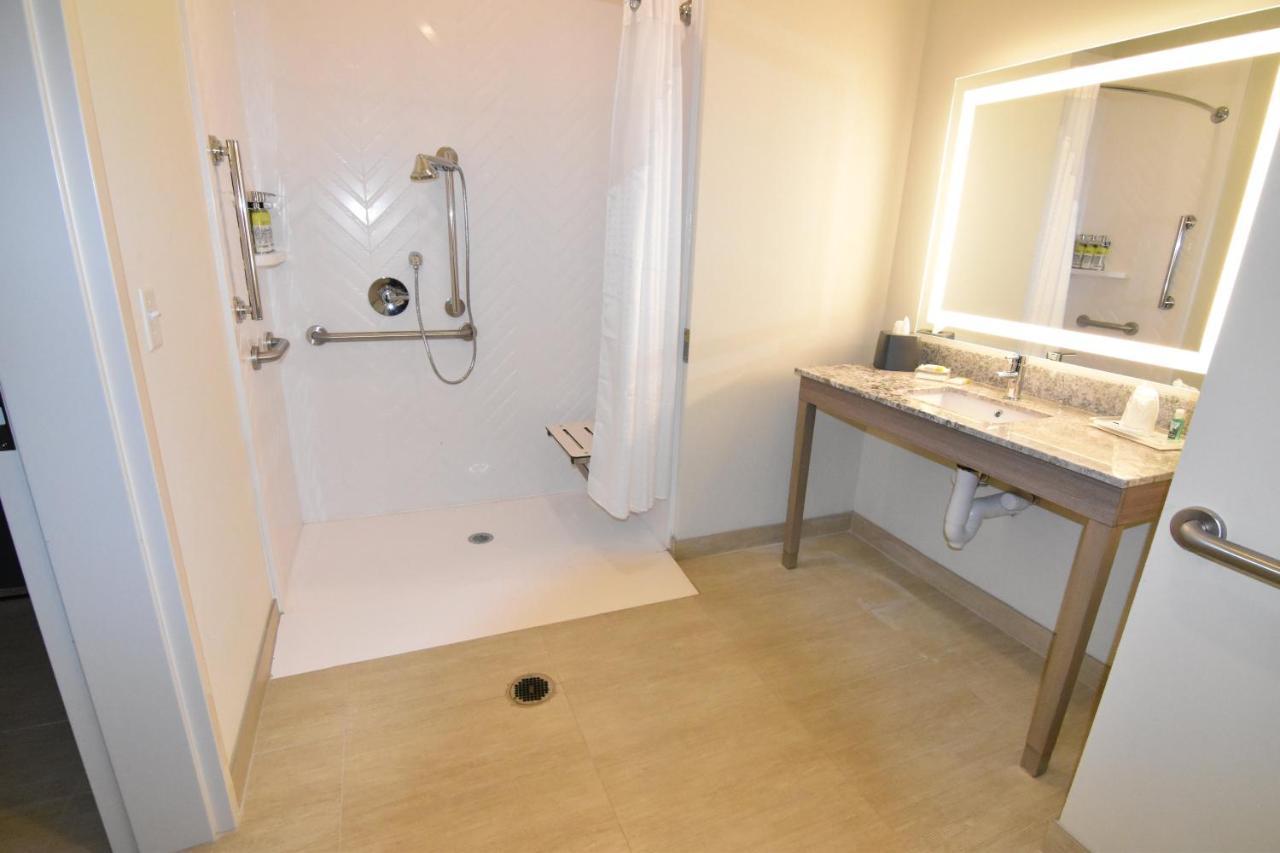 Holiday Inn - Kansas City - Northeast By Ihg Luaran gambar